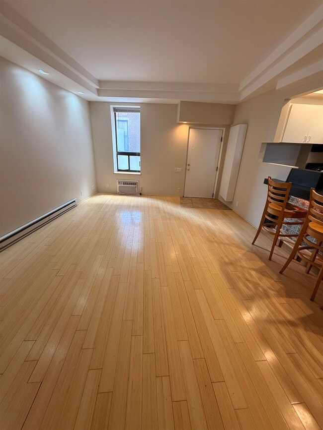 Building Photo - 401 State Street