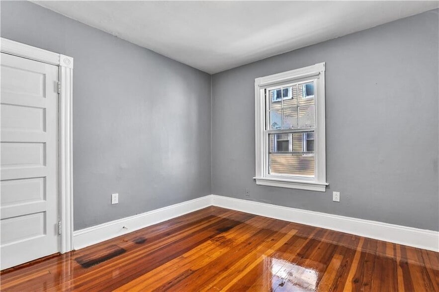 Building Photo - 266 Sayles Ave