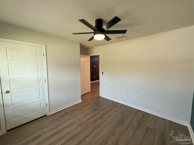 Building Photo - 6352 Burrow Ln