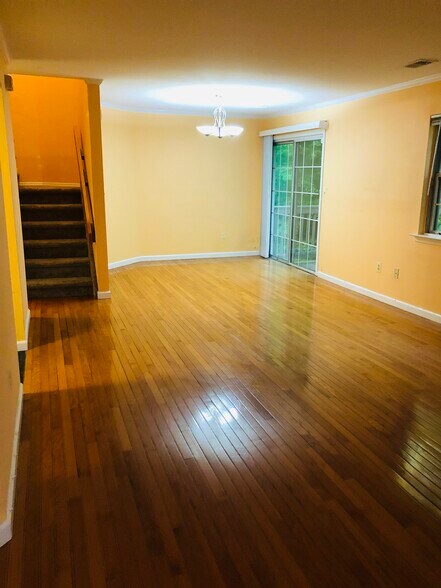 Building Photo - 6122 Cedar Ct