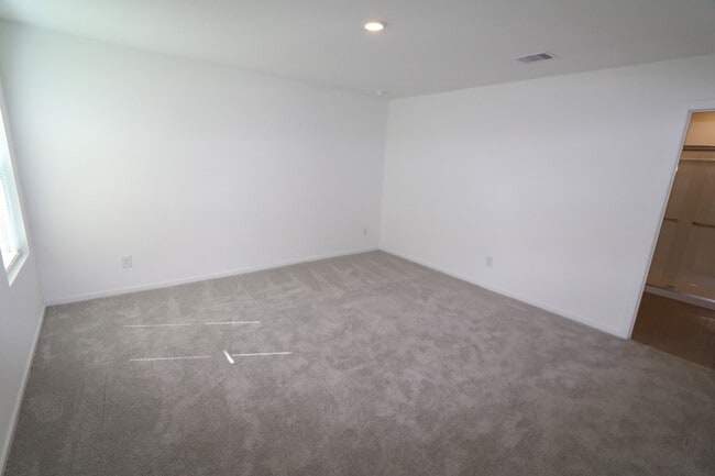 Building Photo - 6245 Alder Crk Dr