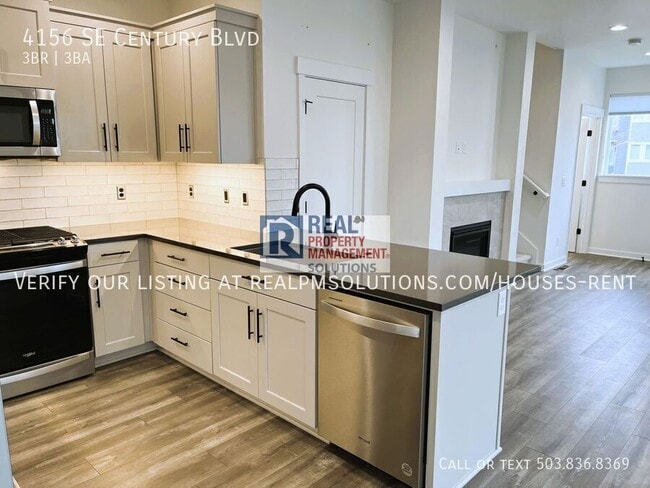 Building Photo - 4156 SE Century Blvd