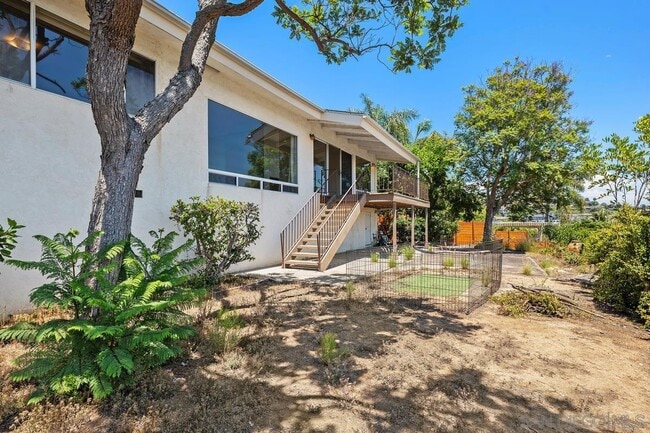 Building Photo - 6371 Dwane Ave