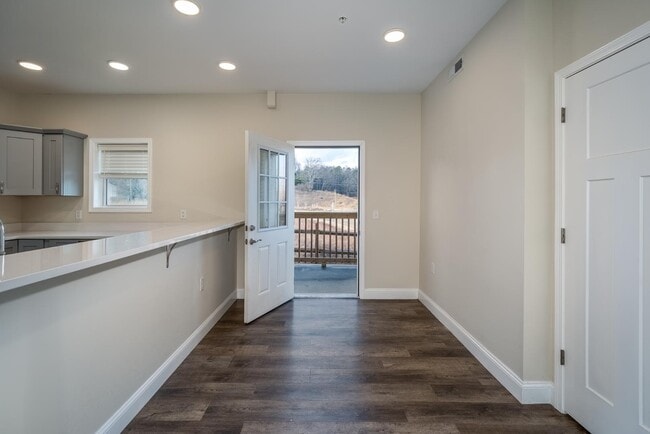 Building Photo - 71 Maple Grove Ln