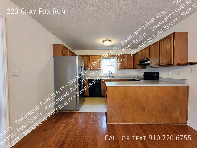 Building Photo - 223 Gray Fox Run