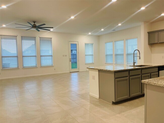 Building Photo - 3708 Rock Ledge Dr