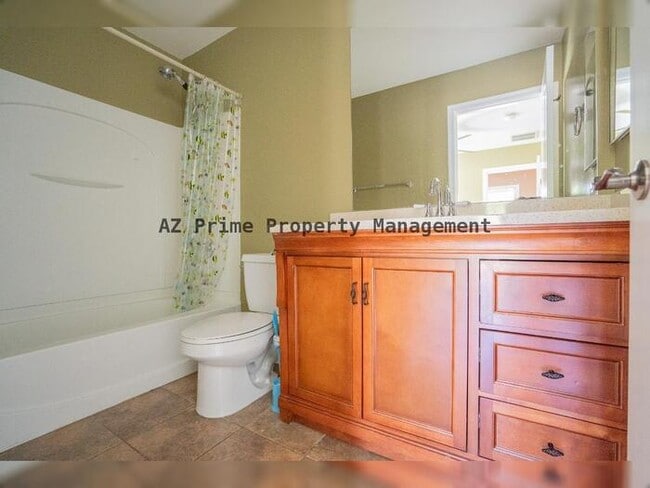 Building Photo - 5616 S 21st Pl