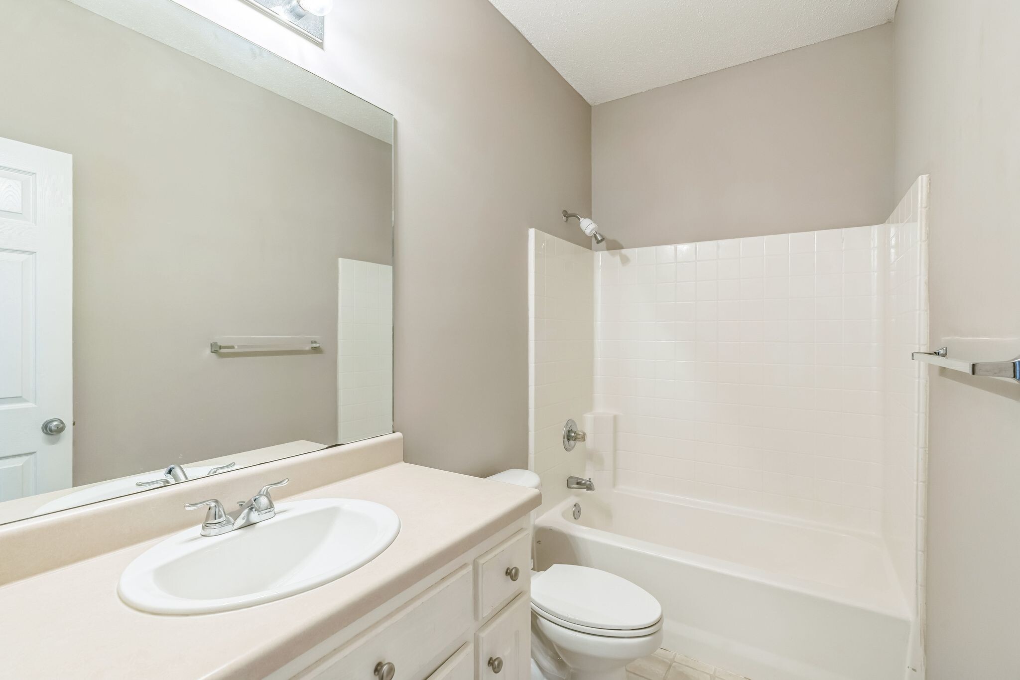 Building Photo - 2209 44th Ave