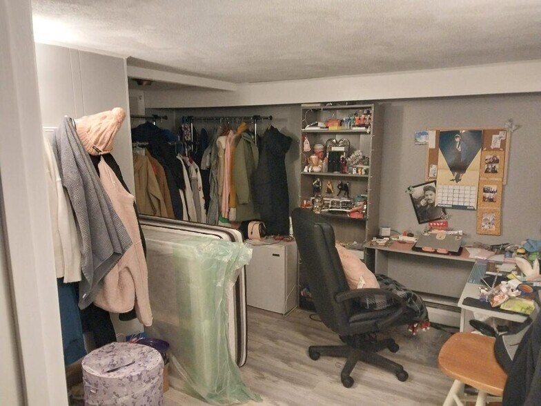 Building Photo - 27 Westland Ave