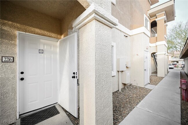 Building Photo - 833 Aspen Peak Loop