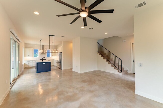Building Photo - Modern Elegance in Austin: 4BR/3BA Sanctuary with Stylish Design and Inviting Ambiance!