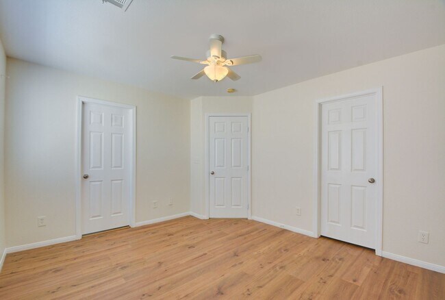 Building Photo - Beautiful two bedroom in great location
