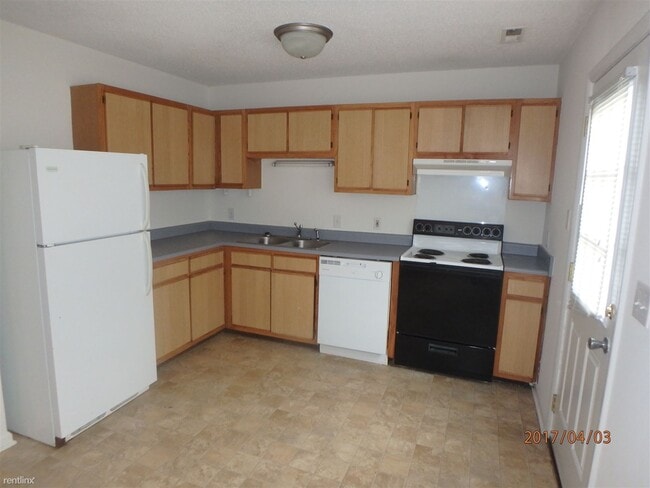 Building Photo - 2 br, 1.5 bath Townhome - Fox Hollow