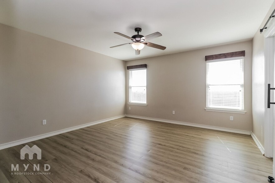 Building Photo - 286 Nandina Dr