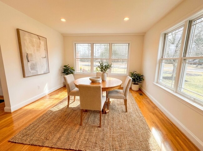 Building Photo - 5212 Mount Vernon Memorial Hwy