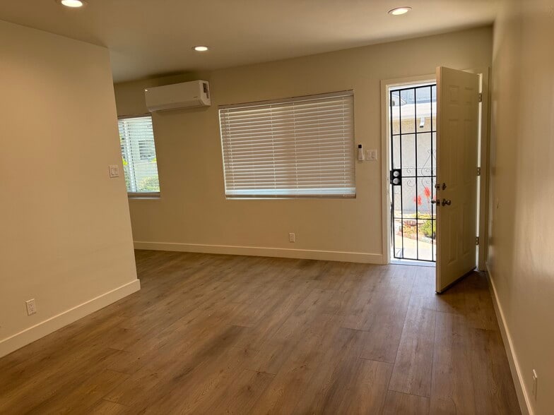 Living Room - Has AC - 1026 Ruberta Ave