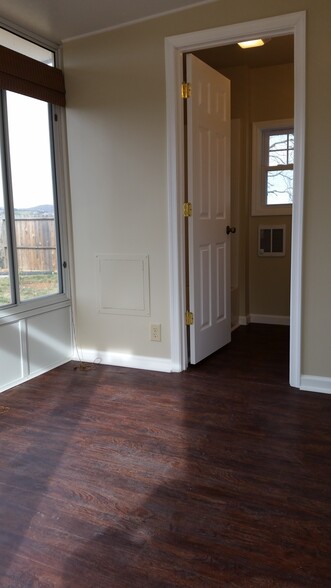 Building Photo - 6067 W Donnagail Dr