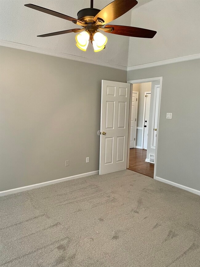 Building Photo - 95 Oakcrest Dr