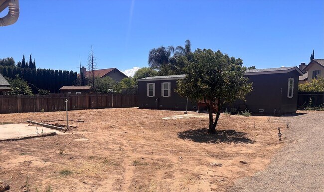 Building Photo - 3021 Farris Ave