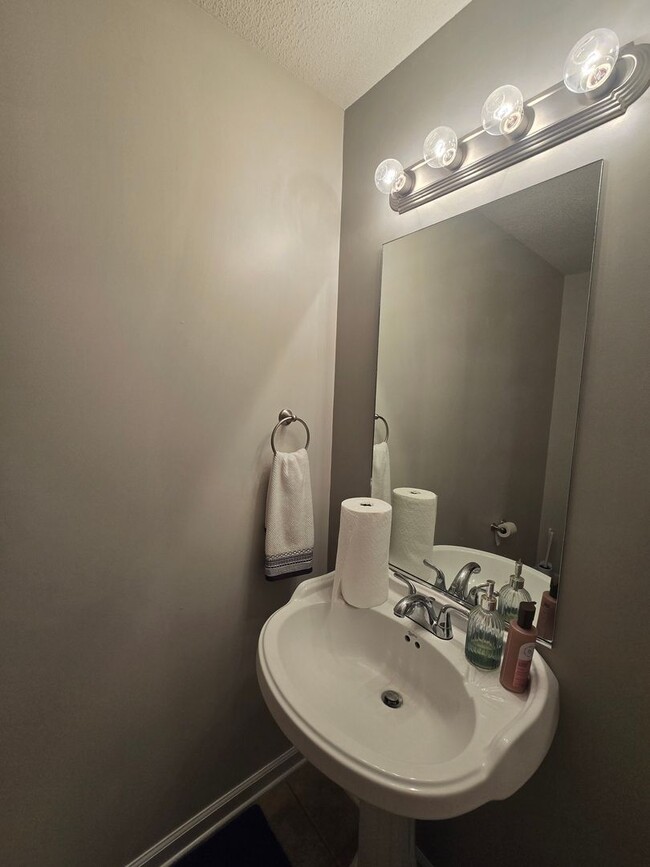 Building Photo - Woodland Park