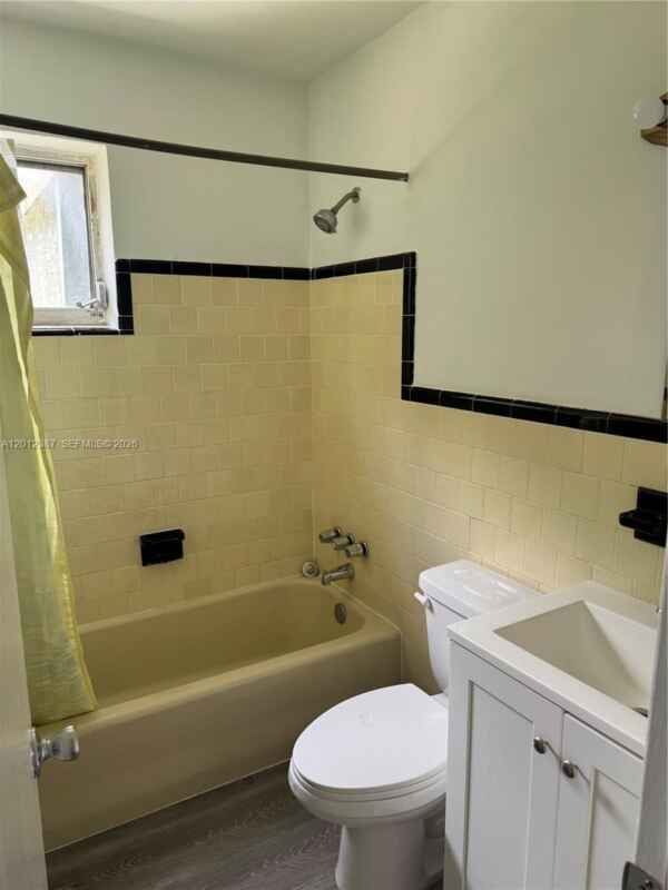 Building Photo - 2620 SW 53rd Ave