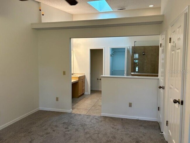 Building Photo - 7650 Chapelhill Dr