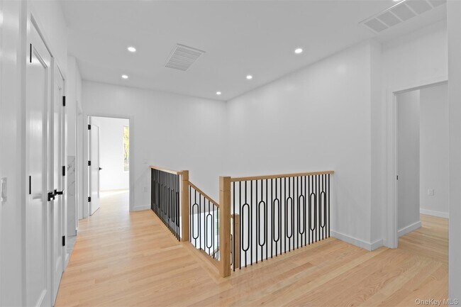 Building Photo - 613 Union Rd