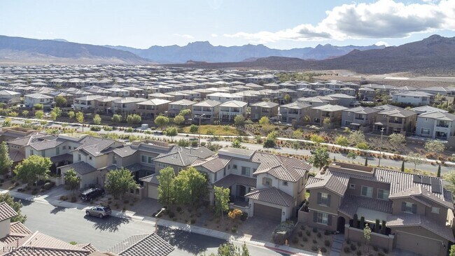 Building Photo - 367 Pollino Peaks St