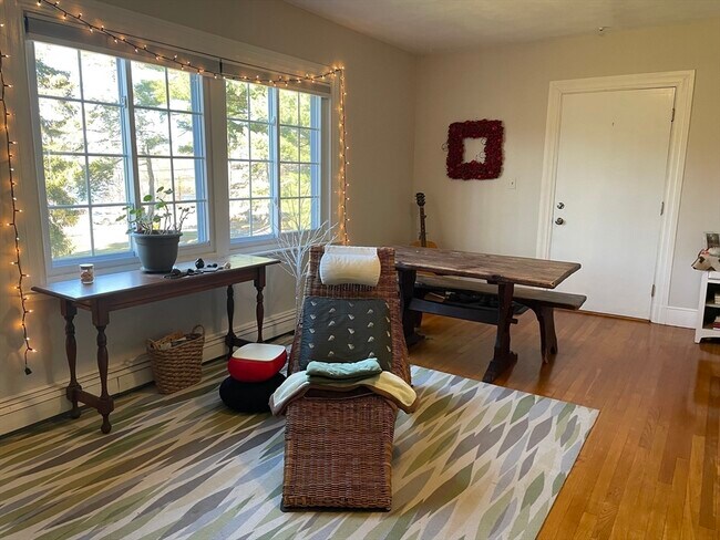 Building Photo - 1420-1426 Centre St