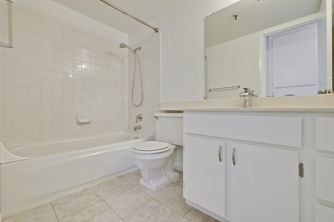 Building Photo - Beautifully Remodeled 3BR 2.5BA Townhouse in Great Community in Mountain View