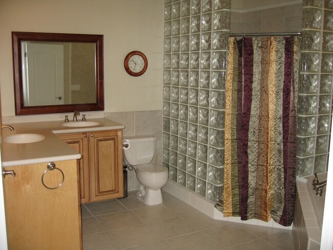 Building Photo - 1005 E 750 S