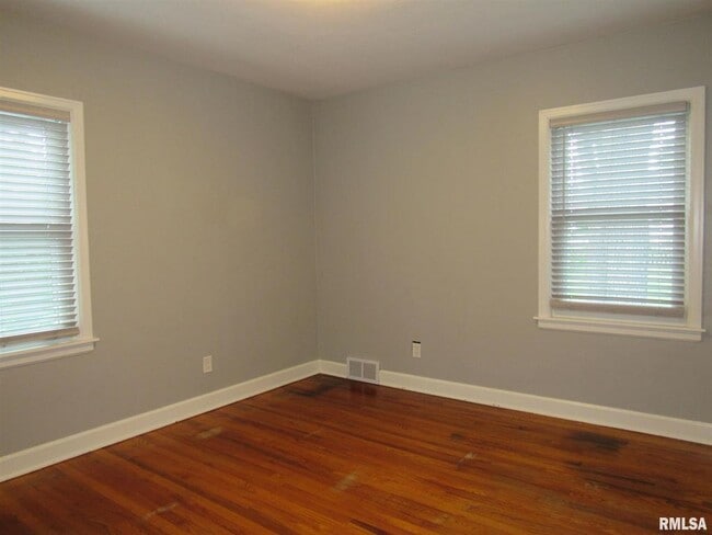 Building Photo - 1126 W Lombard St