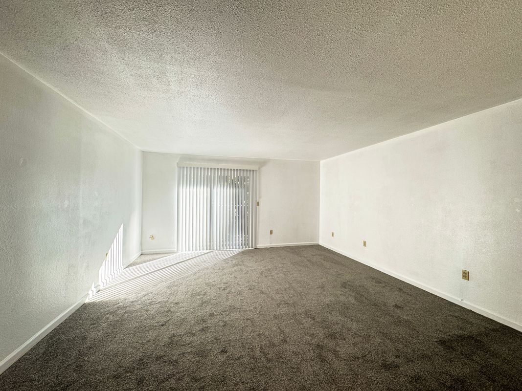 Building Photo - 2148 Primrose Dr