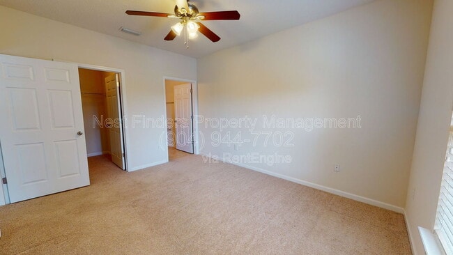 Building Photo - 8201 Green Parrot Rd