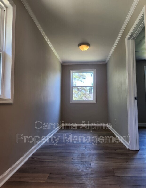 Building Photo - 503 Jackson St