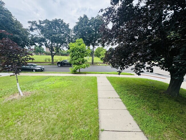 Building Photo - Charming 4-Bed Home with Gleaming Hardwood Floors, fully fenced backyard - 1500 Sq Ft in Minneapo...