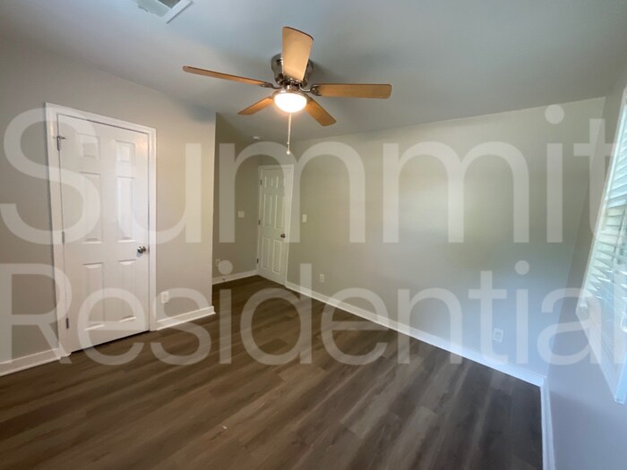 Building Photo - 2590 Godfrey Dr NW