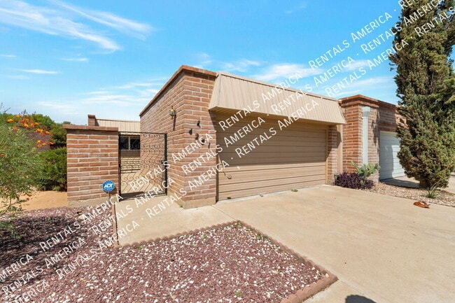Building Photo - 4251 N Limberlost Pl