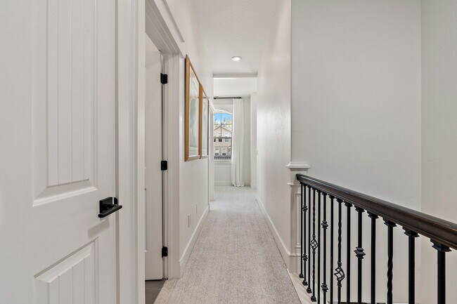 Building Photo - 3655 N Willowbar Ln