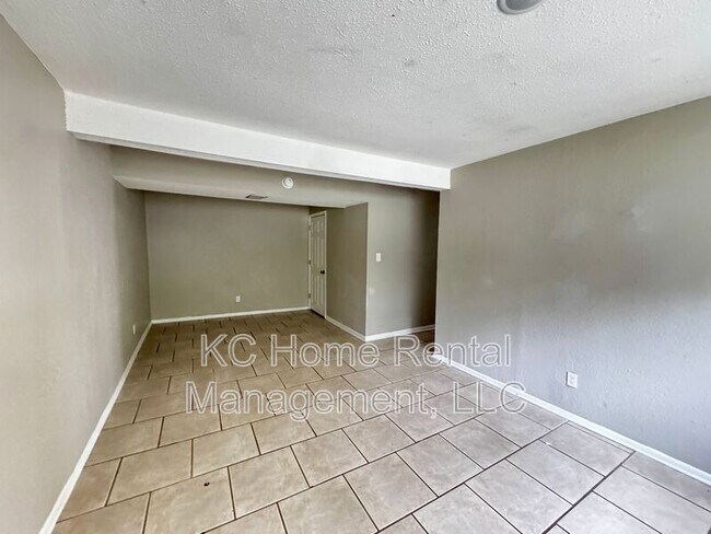 Building Photo - 3723 Webster Ave