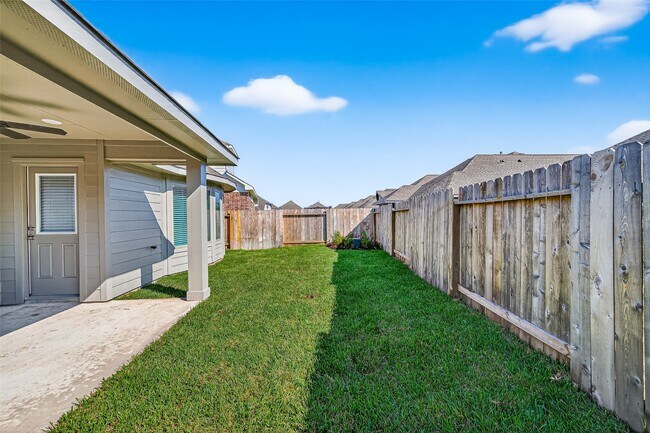 Building Photo - 8915 Field Daisy Ct
