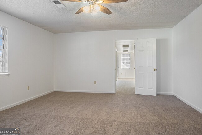 Building Photo - 1331 Baywood Glen