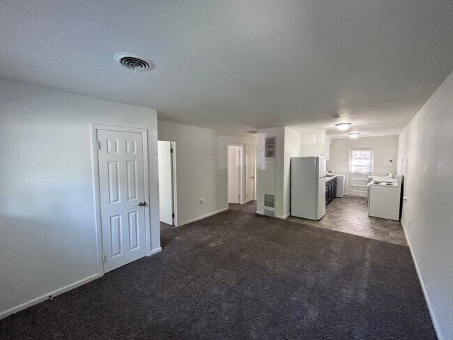 Building Photo - 3303 Branch Ave