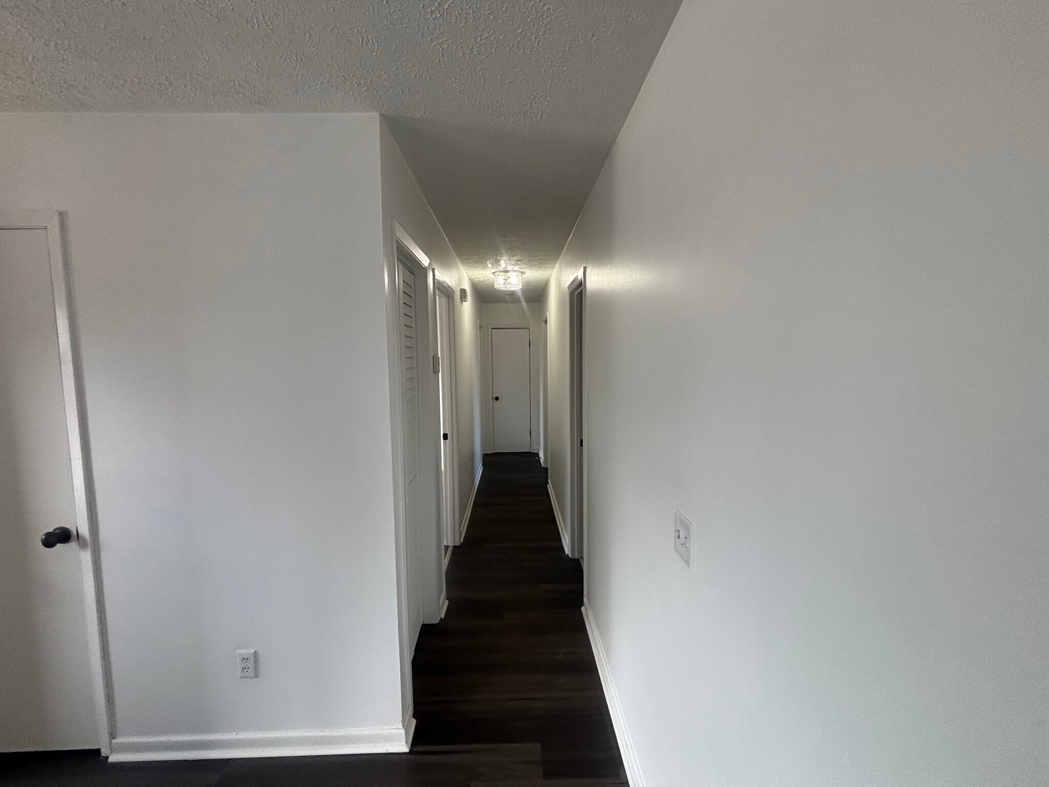 Building Photo - 906 N Church Ave