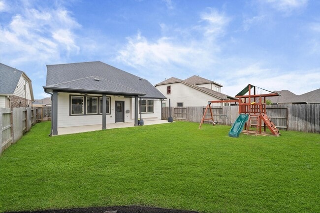Building Photo - 19806 Lone Paddock Cir