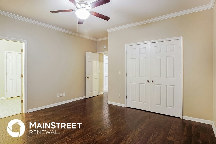 Building Photo - 4737 Longmeadow Dr