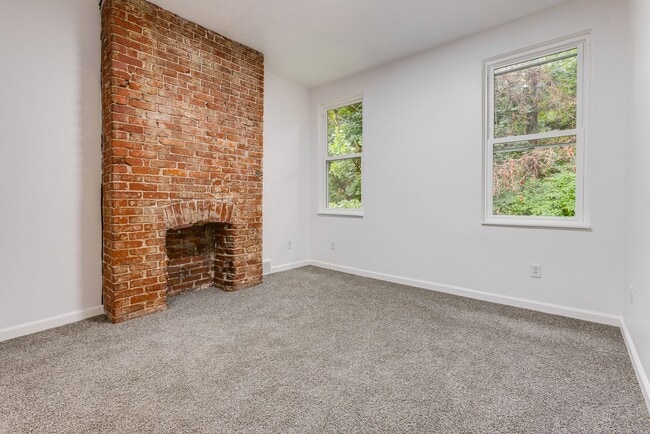 Building Photo - AVAILABLE NOW - Fully Renovated Mount Wash...