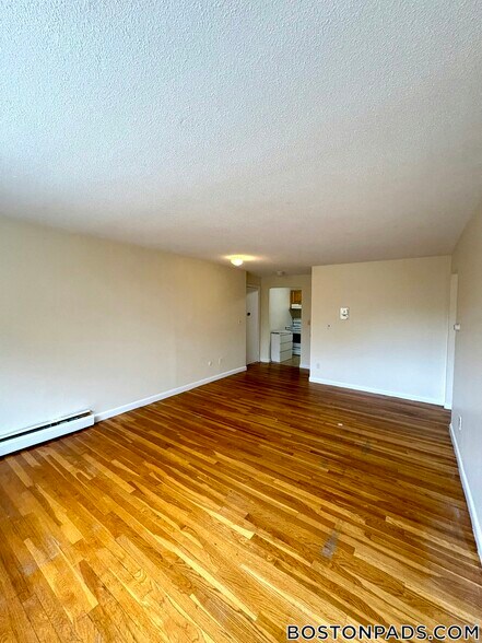 Building Photo - 122 Dustin St