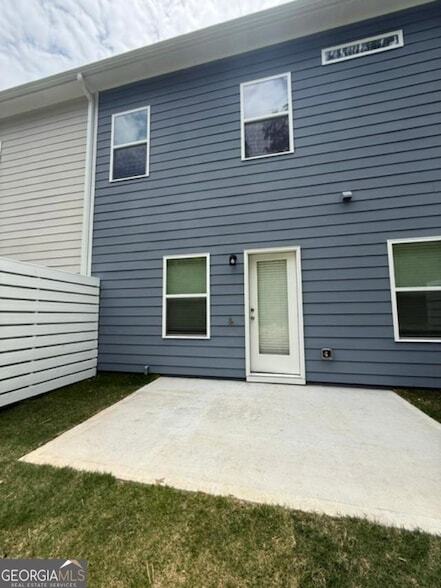 Building Photo - 2340 Ravencliff Dr