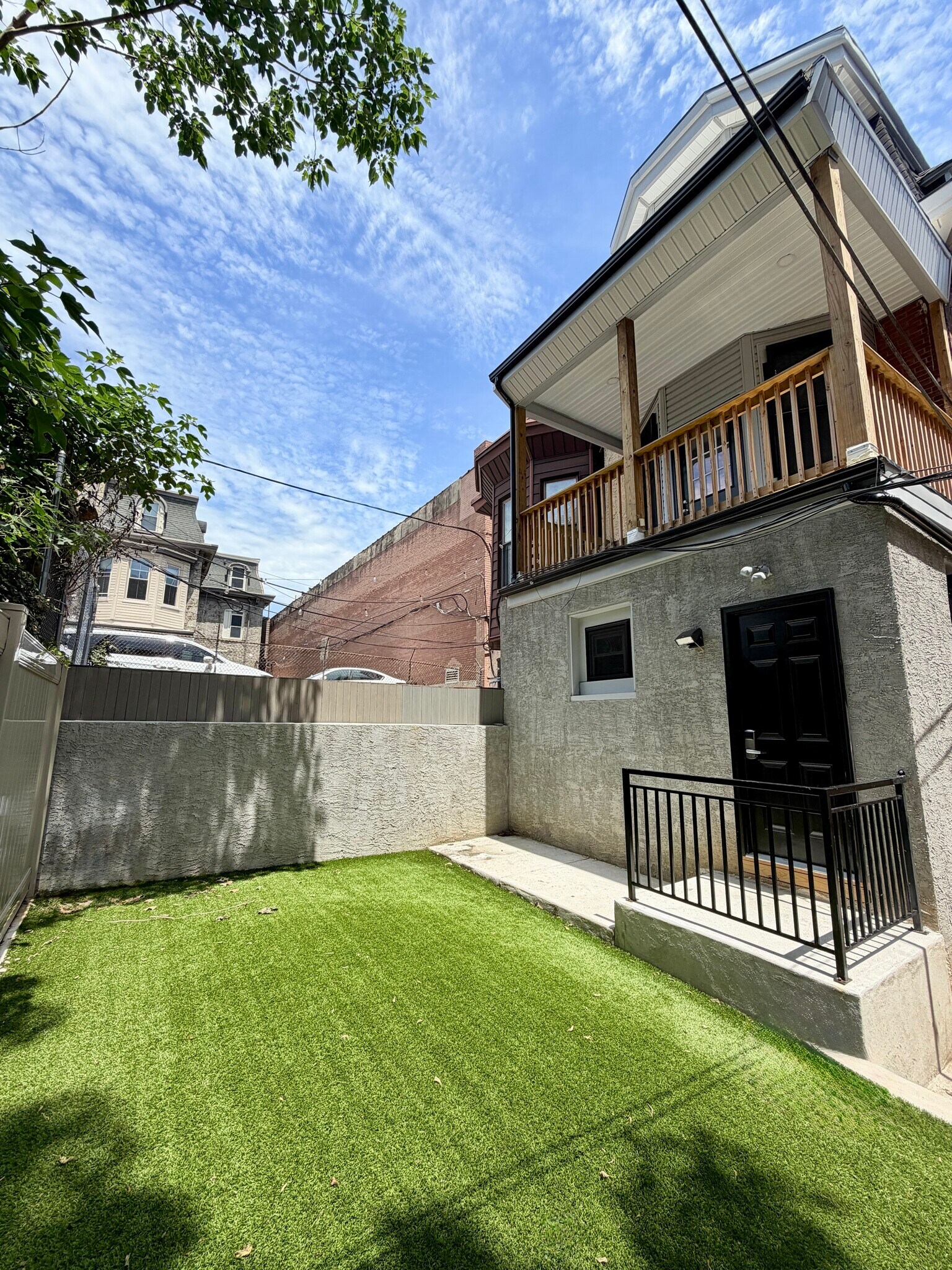 Building Photo - 204 S 41st St